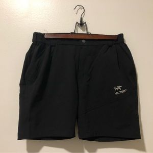 Arcteryx mens medium shorts